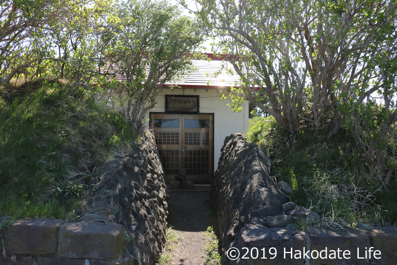 夷王山神社本殿